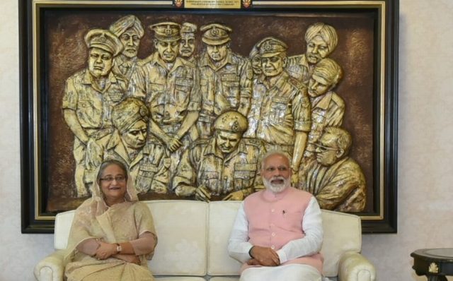 Hasina,+Modi-Army+(1)