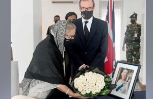 PM pays homage to Queen Elizabeth II, signs condolence book