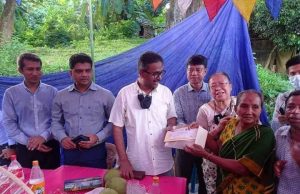 Rangamati DC hands 3L to Rupna and Ritu Porna’s family
