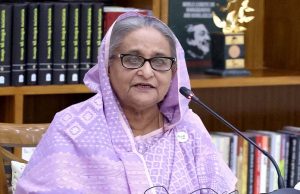 PM urges businessmen to think about country, people