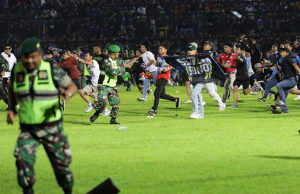 174 killed in stampede, riot at Indonesia football match
